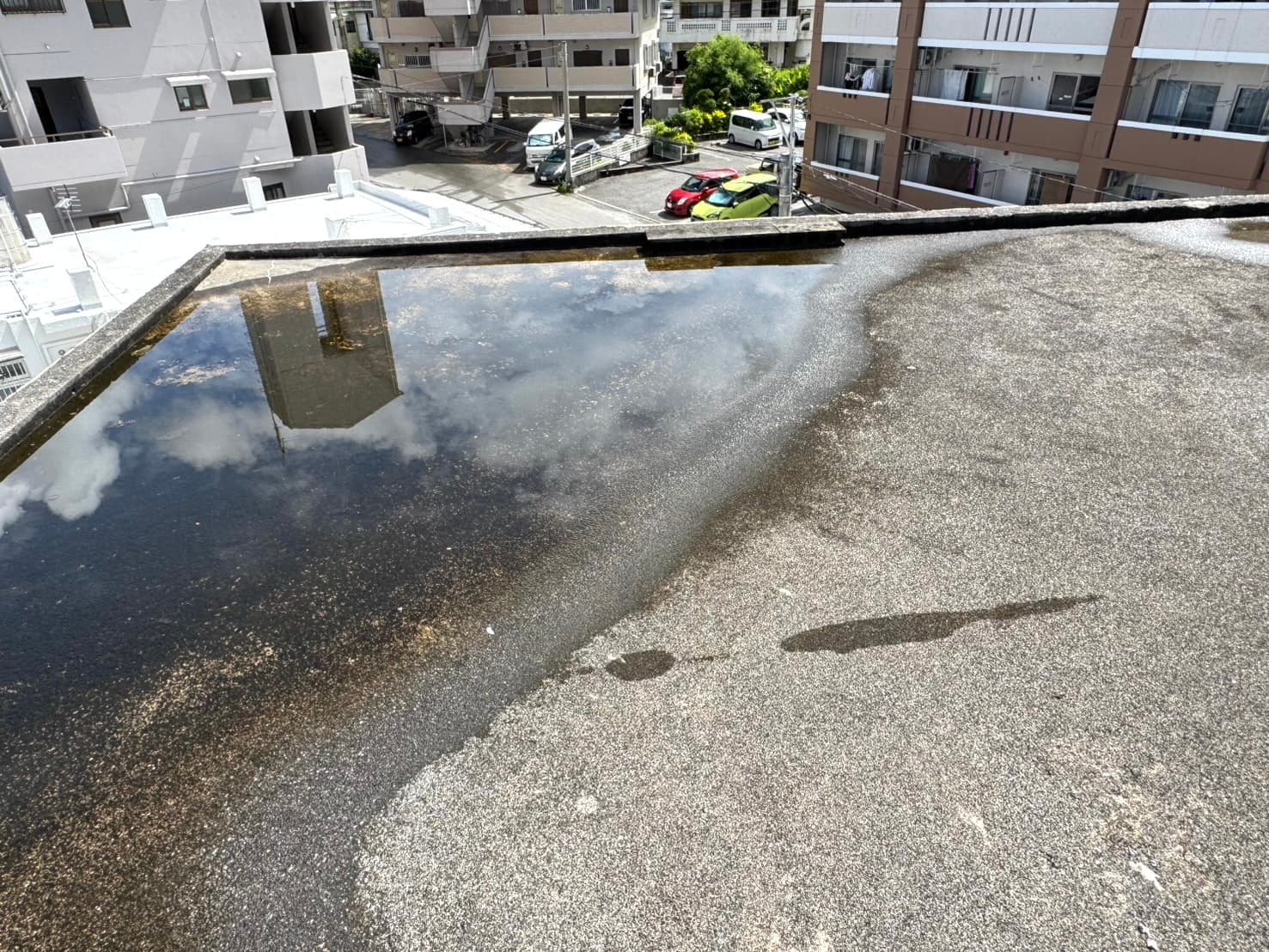 屋上の水たまり